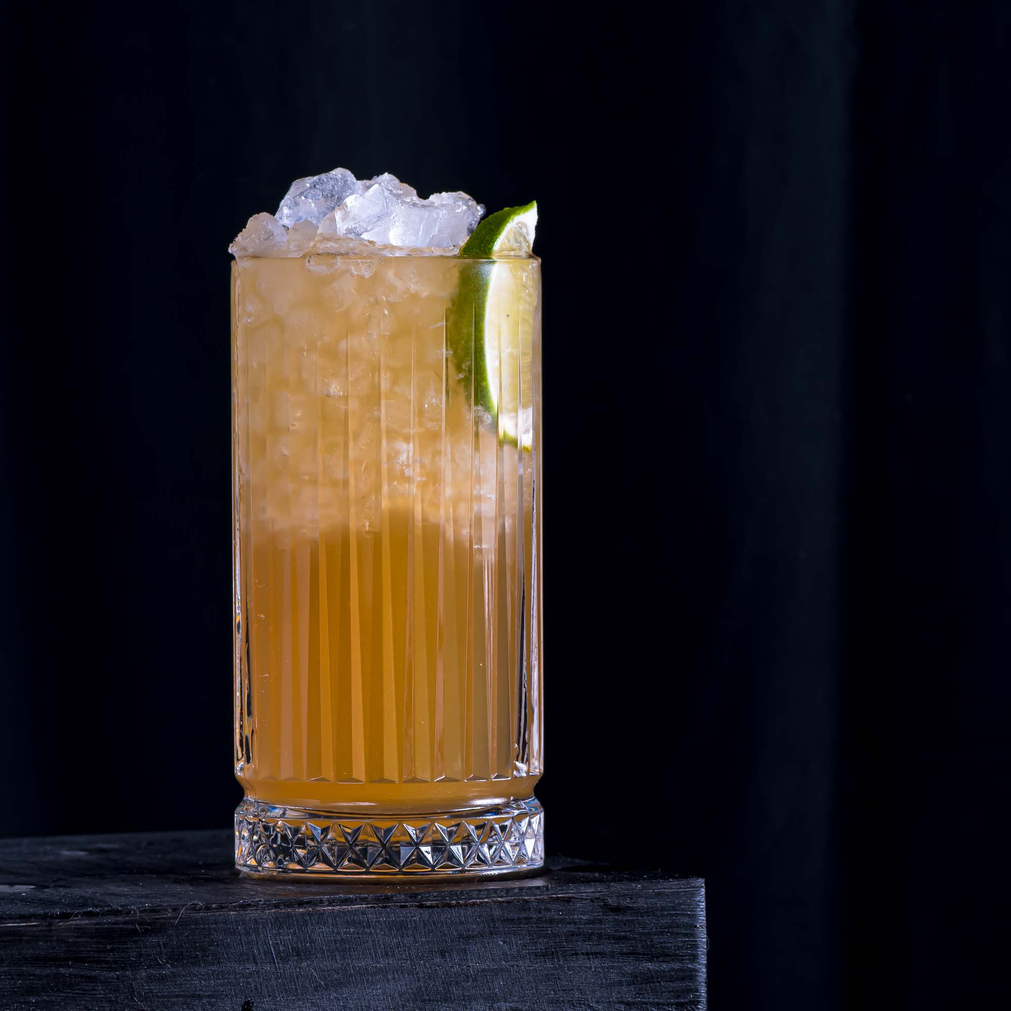 Der Tiefseetaucher-Cocktail aus Charles Schumanns nautischer Rum-Trilogie.