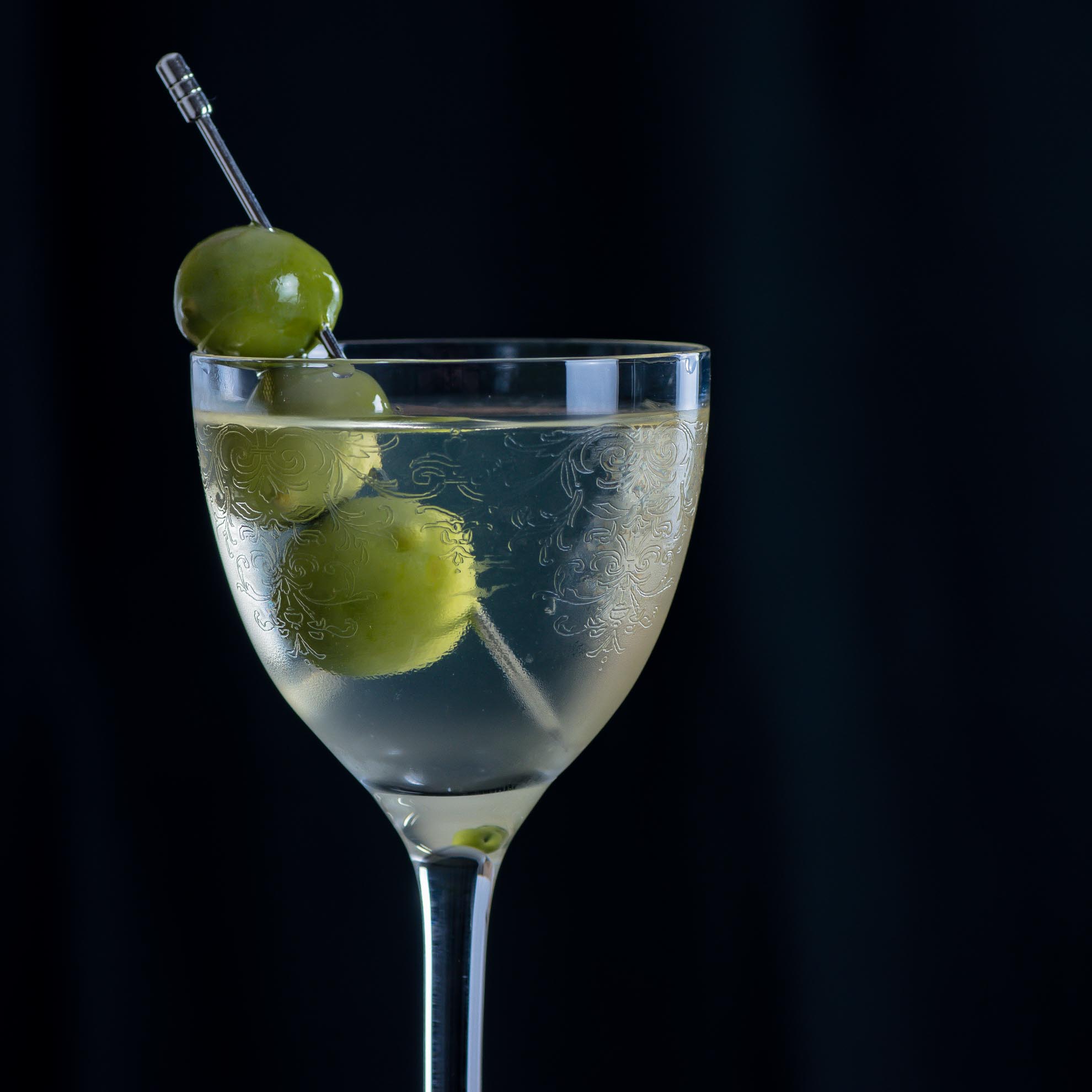 Ein Nick & Nora-Martini im Nick & Nora-Glas.