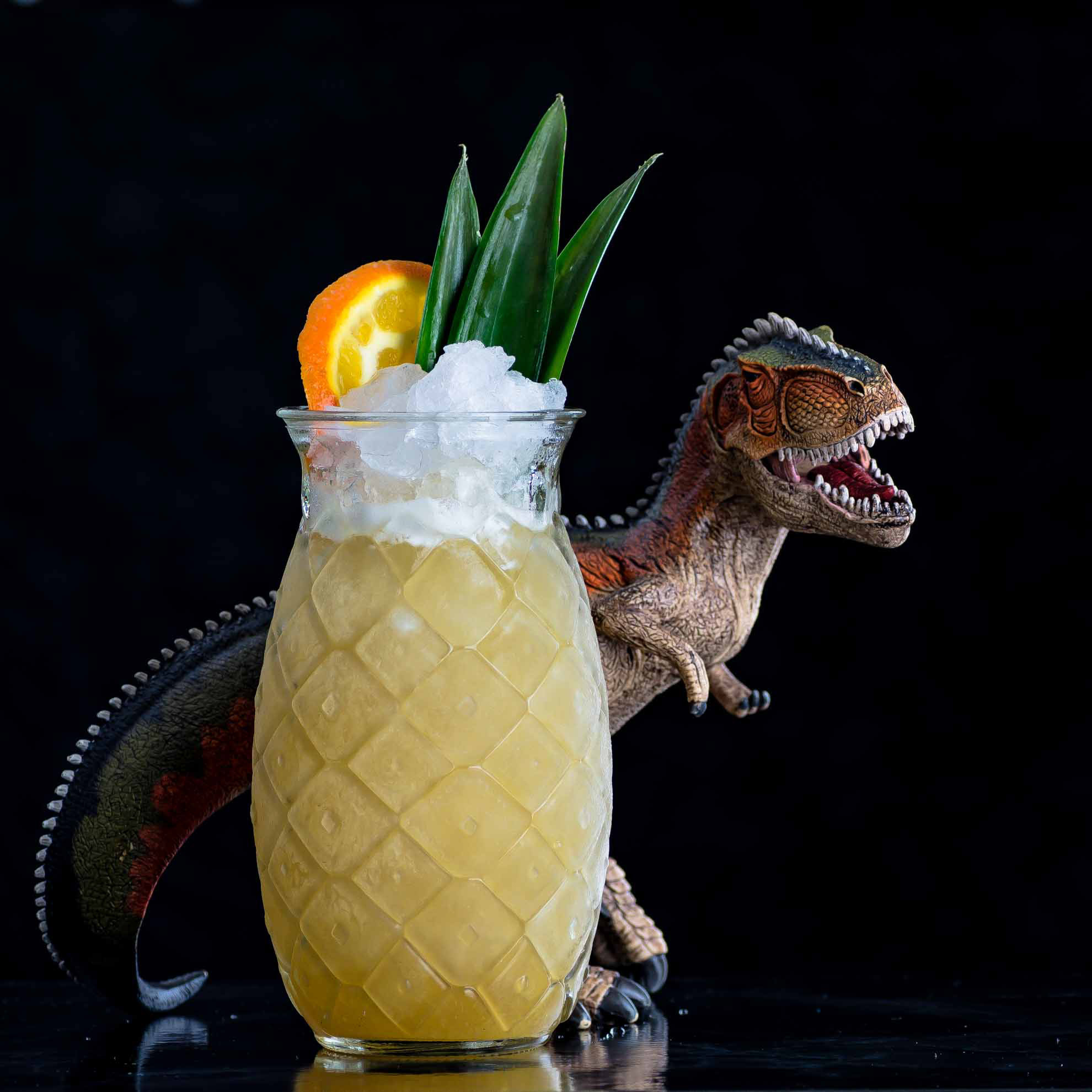 Chartreuse Rex - nur echt mit Dino-Deko.