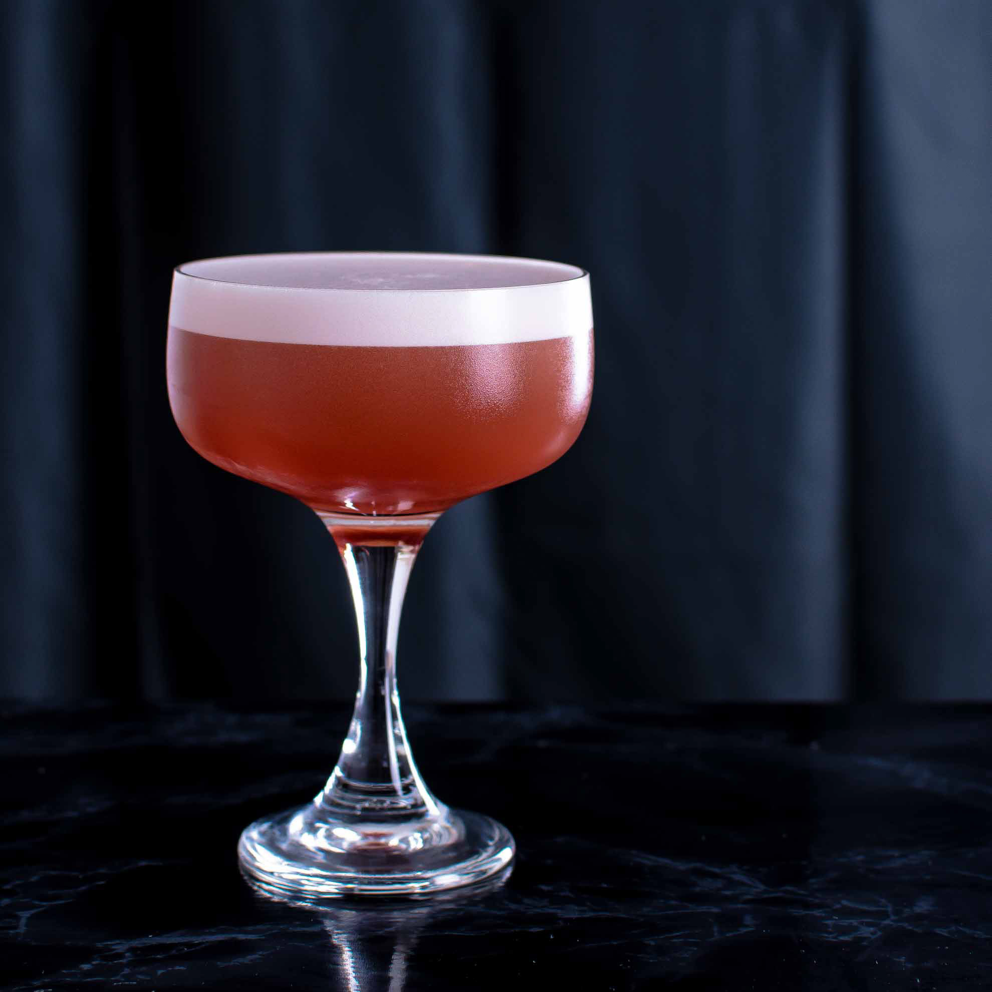 Gretchen Cherry Gin im Red Velour Cocktail.