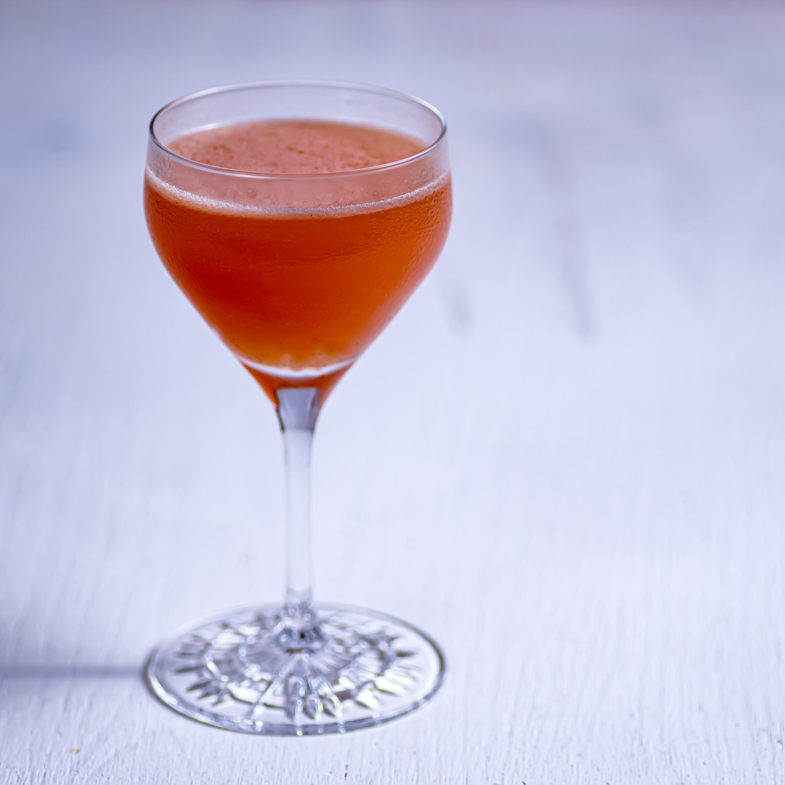 Ein Shanghai Cocktail mit Jamaica Rum, Anisette, Zitrone und Grenadine.