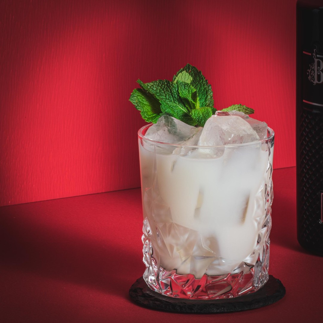 Ein Herb & Berrys Cocktail.