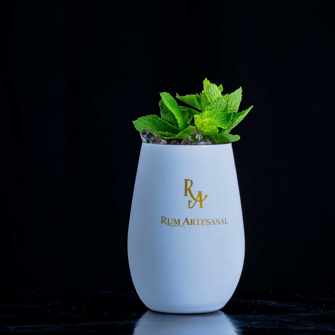 Der Vitamin Swizzle von @erbsiscocktails.