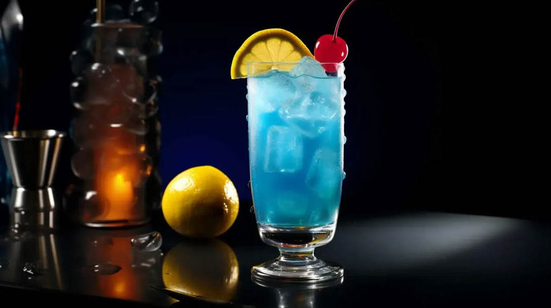 Ein Blue Lagoon Cocktail aus den 1970ern.