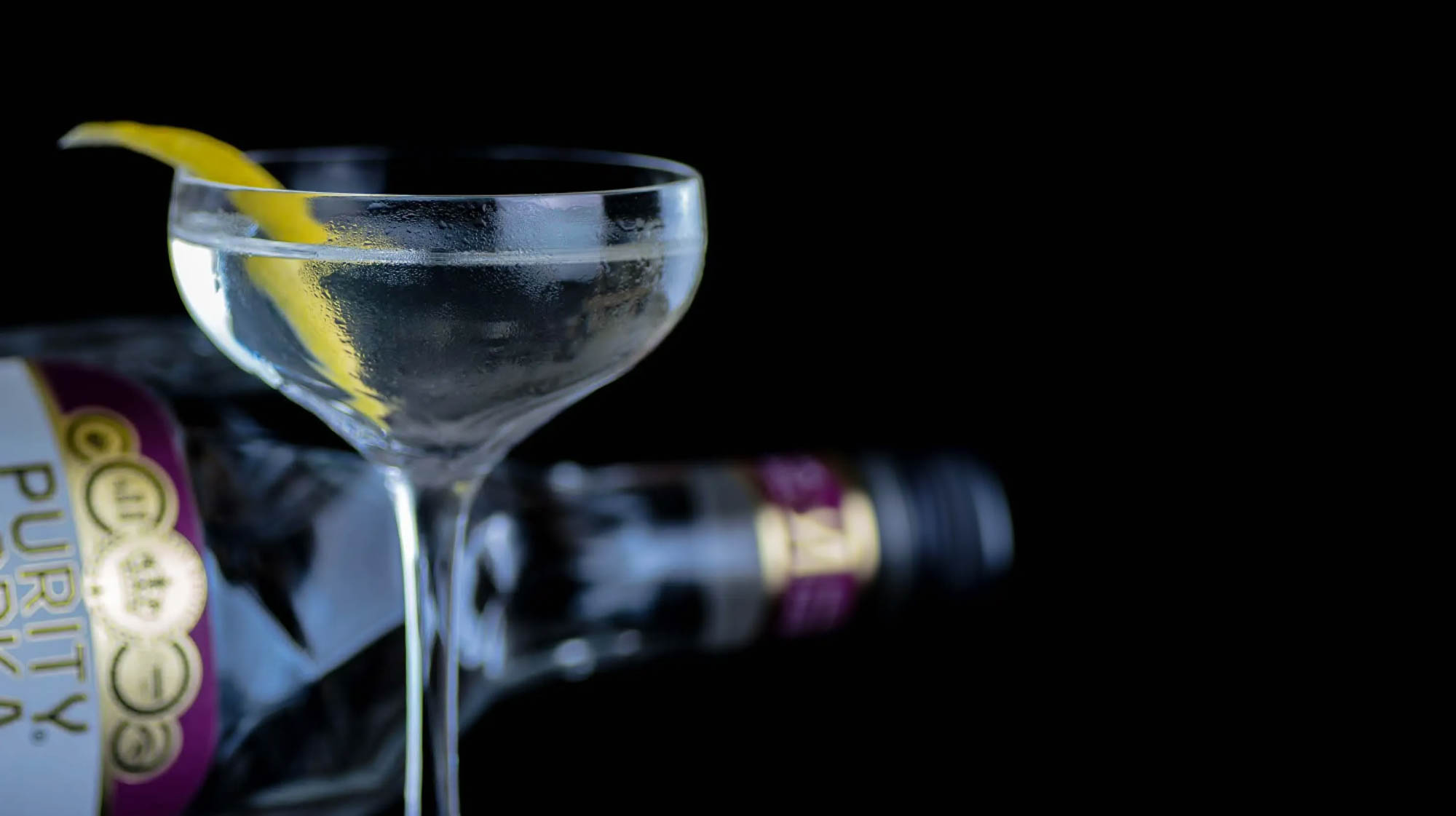Ein Vesper Martini nach James Bond mit Purity 34 Vodka.