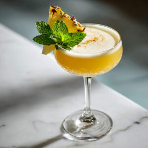 Goldene Ananas-Brise